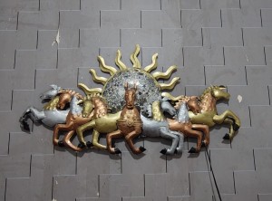 7 HORSE SUN  RUNNIING MULTICOLUR